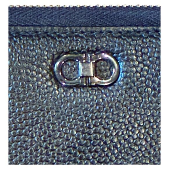 Salvatore Ferragamo Black Leather Zip Wallet | Gancini Logo - Picture 5 of 5